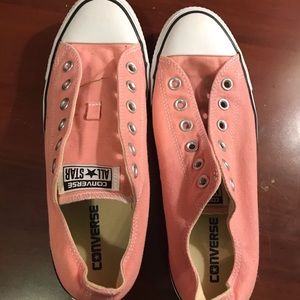 Selling brand new pink converse